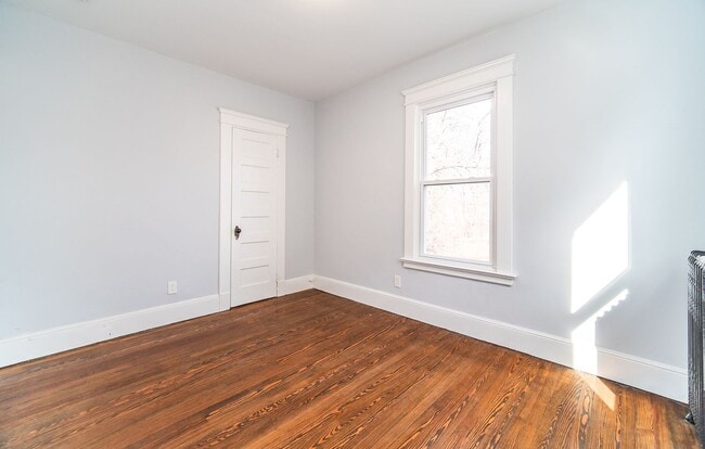 Building Photo - 83 Division St