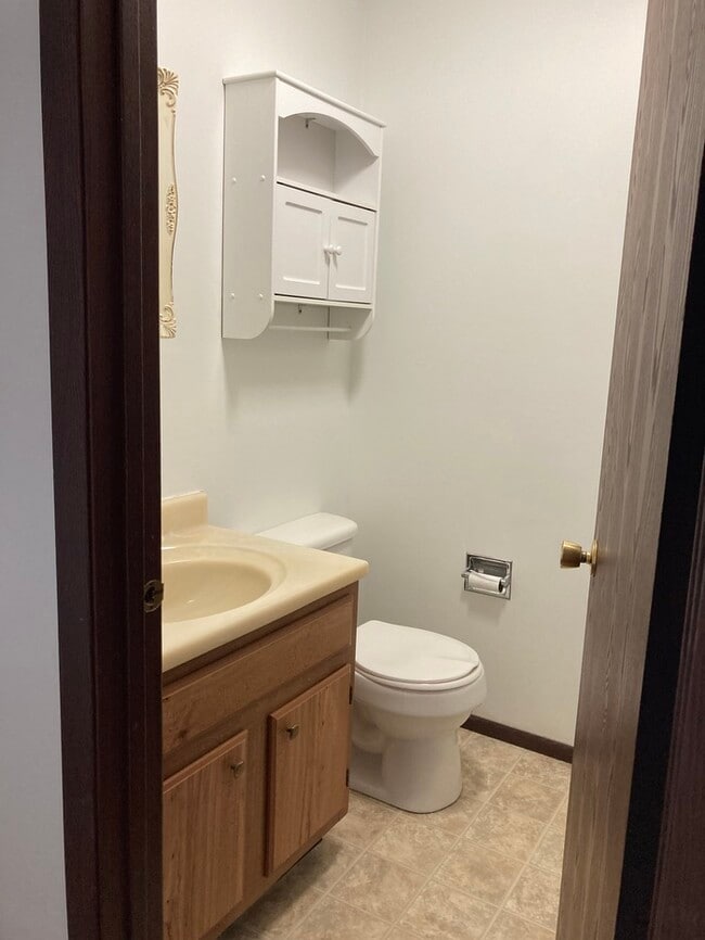 Building Photo - Marylou Unit 10 - 2 Bedroom, 1.5 Bath Town...