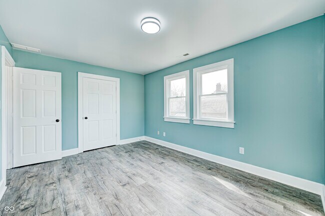 Building Photo - 420 N Irvington Ave
