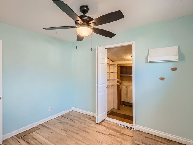 Building Photo - 2241 S Linley Ct