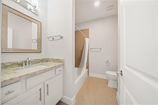 Building Photo - 850 W 20th St