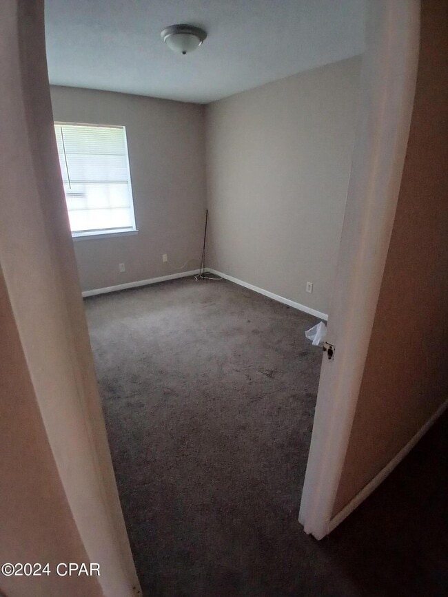 Building Photo - 4862 Dogwood Dr