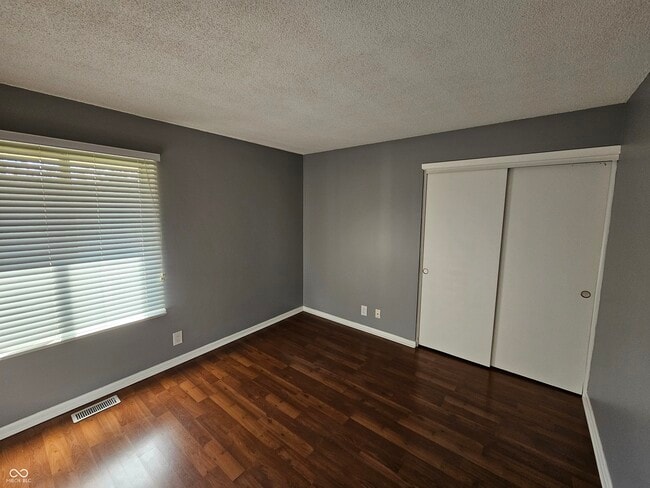 Building Photo - 3121 Shadow Brook Dr