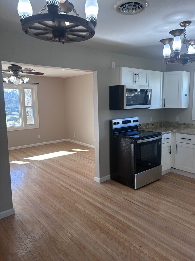 Building Photo - 177 Jarrett Buck Loop