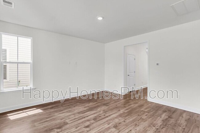 Building Photo - 335 Chapman Cir