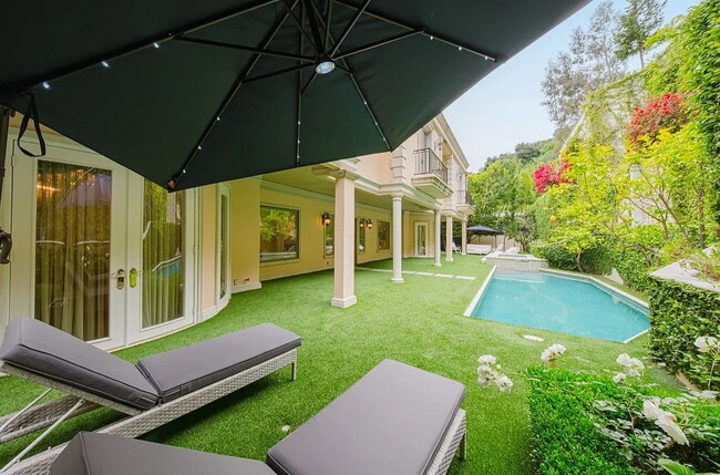 Building Photo - NO MIN CREDIT SCORE REQUIRED, BK OKAY, PAST EVICTION OKAY!, BACKGROUND FRIENDLY. Apply at "The Re...