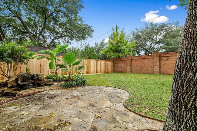 Building Photo - 427 Ashford Forest Dr