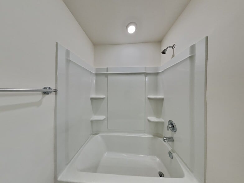 Building Photo - 126 Saginaw Ct