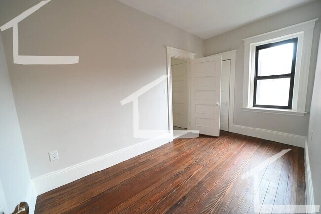 Building Photo - 1855 Beacon St