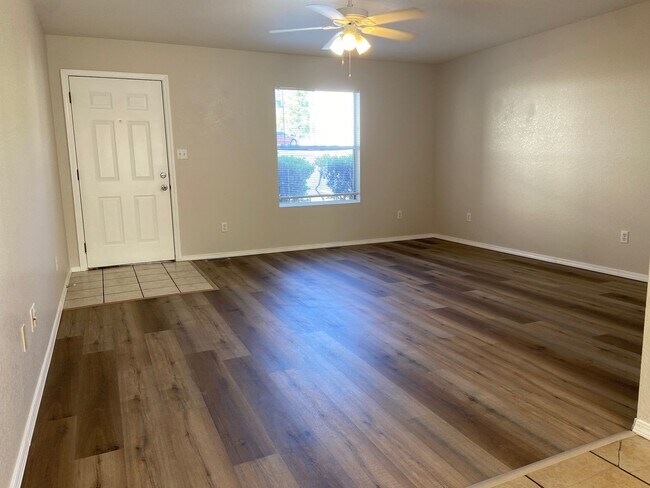 Building Photo - Apartment in Branson East, Kirbyville