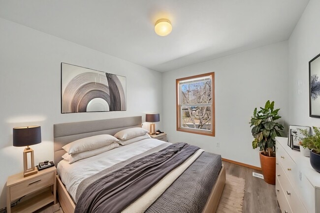 Building Photo - 2348 Forsythia Ct