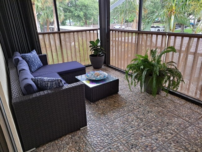 Building Photo - 6531 SE Federal Hwy