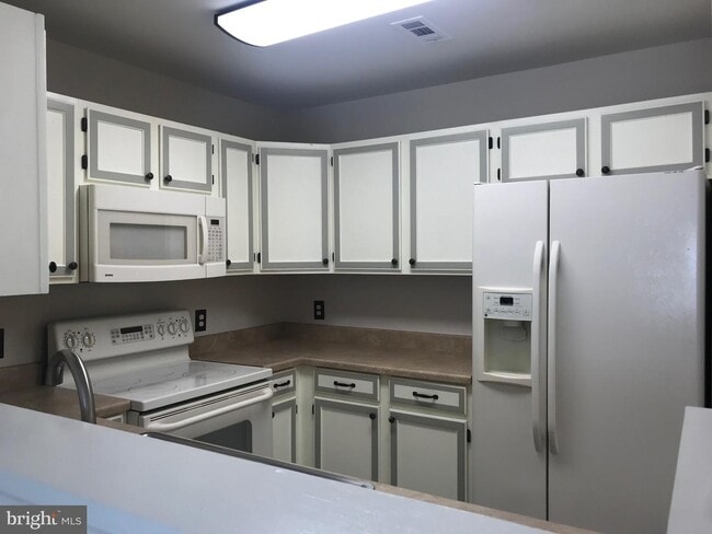 Building Photo - 16358 Heritage Pines Cir