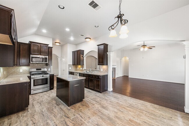 Building Photo - 12806 Winter Springs Dr
