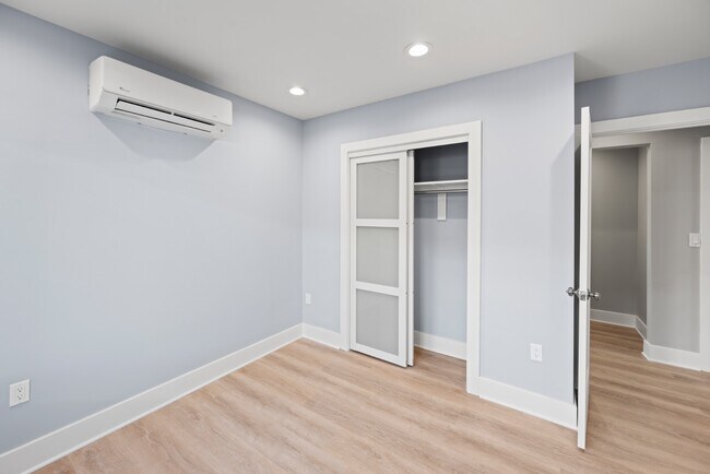 Building Photo - 4535 Avondale St