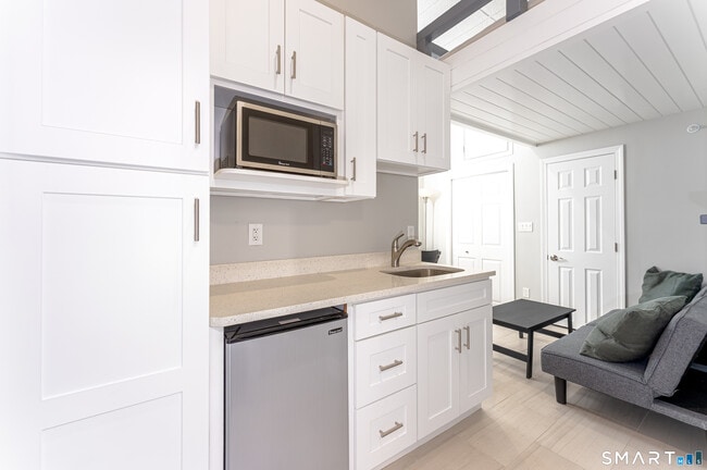 Building Photo - 280 Old Lambert Rd