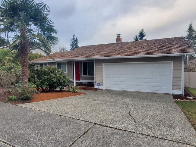 Building Photo - Charming Rambler in Renton Highlands