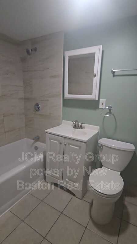 Building Photo - 86 Main St