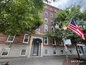 Building Photo - 218 Bedford St