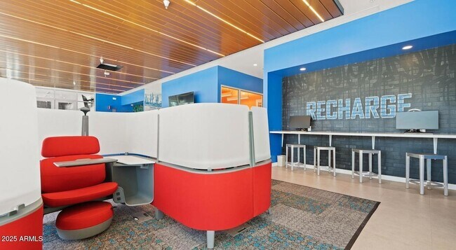 Building Photo - 6025 W Thomas Rd