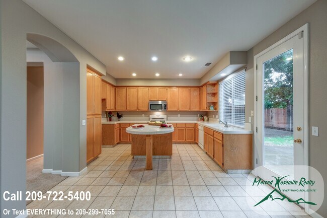 Building Photo - 3841 Tern Ct