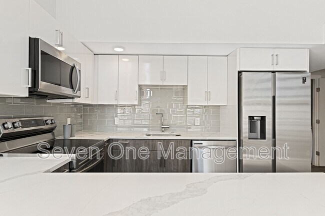Building Photo - 4649 Umbria St