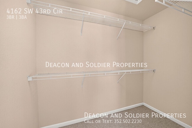 Building Photo - 4162 SW 43rd Cir