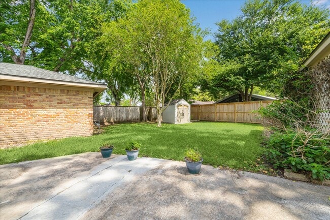 Building Photo - 5939 Rutherglenn Dr
