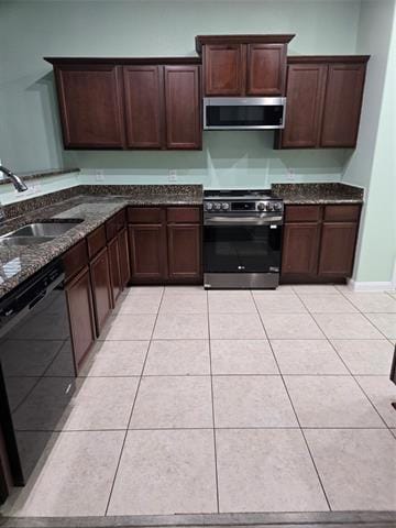 Building Photo - 235 Magnolia Dr