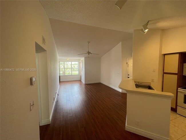 Building Photo - 3330 Pinewalk Dr N