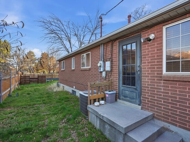Building Photo - 7795 S 1000 E