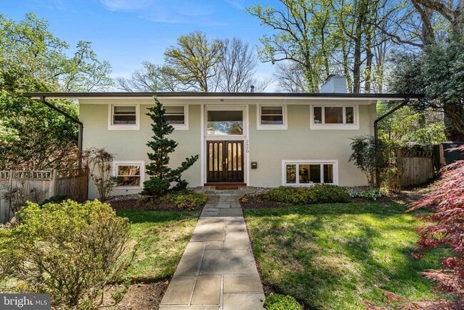 Building Photo - 2820 Ellicott St NW