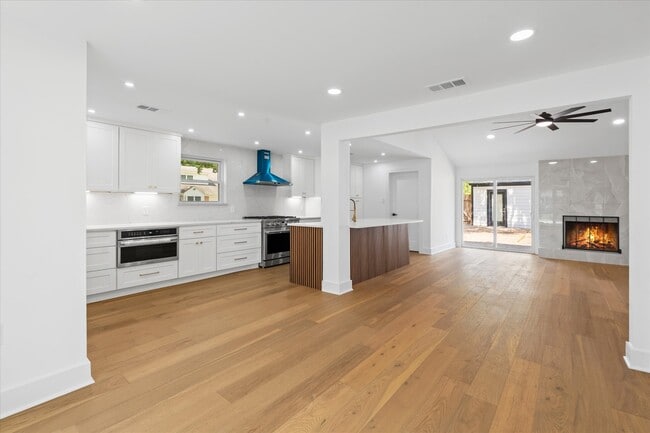 Building Photo - 10730 Wickersham Ln