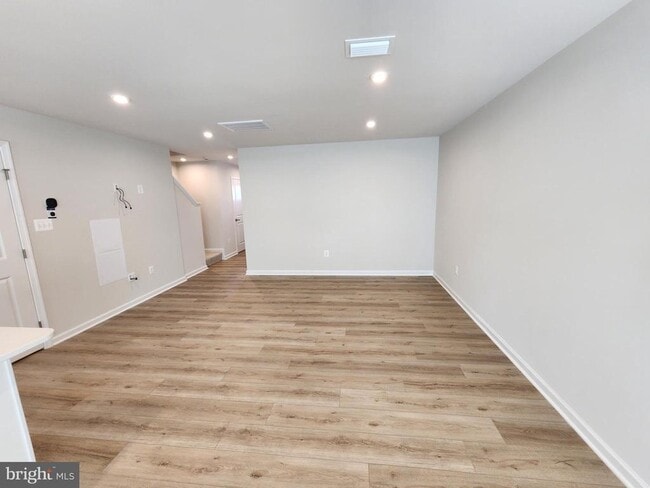 Building Photo - 619 Laurelwood Cir