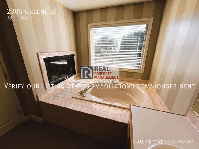 Building Photo - 2305 Greene St