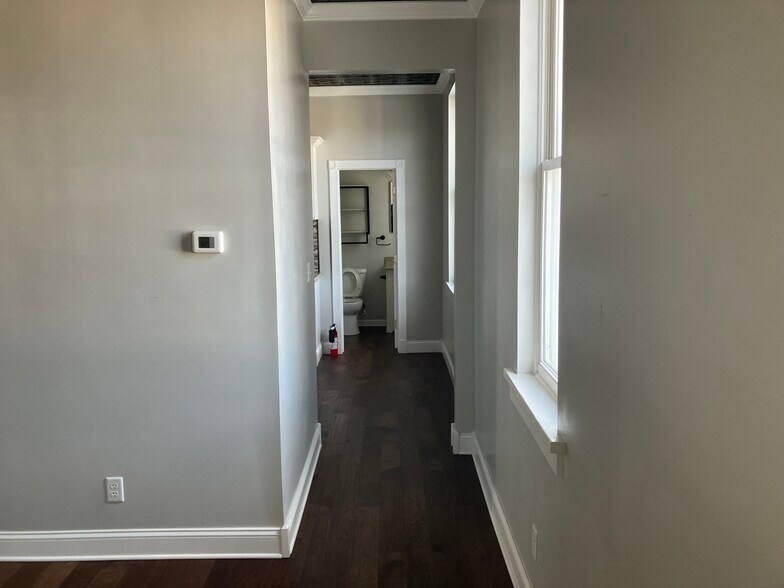 Building Photo - 118 E Sandusky St