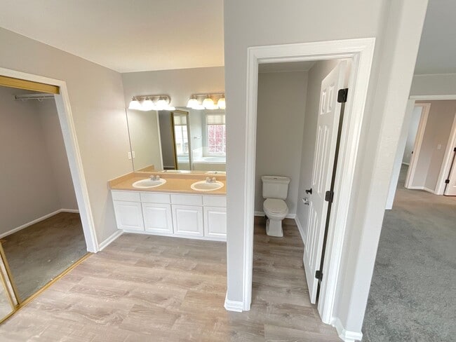 Building Photo - 3 Bedroom Home Available Near N Gate Blvd ...