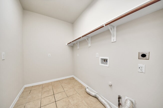 Building Photo - 24523 Red Bluff Tr