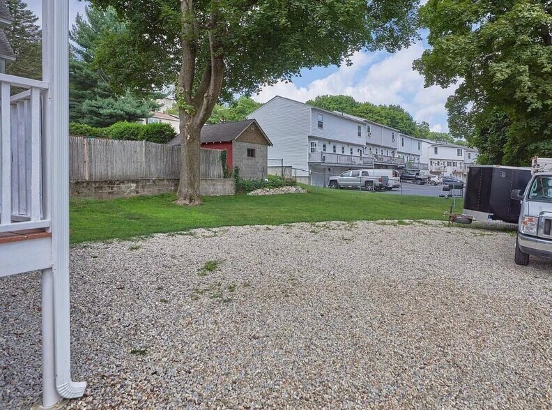 Building Photo - 42 Whipple St