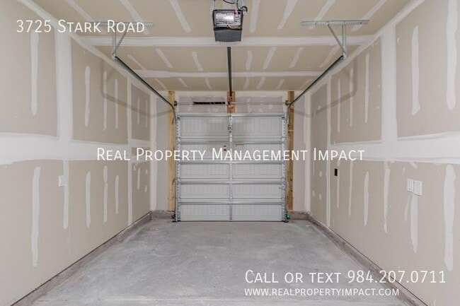 Building Photo - 3725 Stark rd