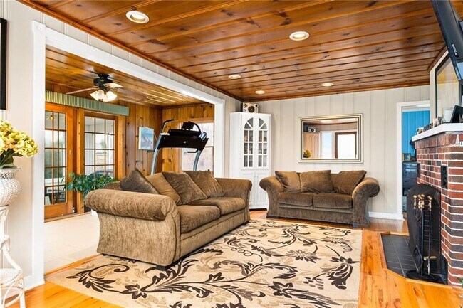 Building Photo - 163 Beachwood Dr