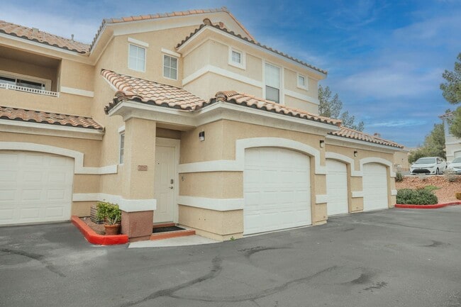 Building Photo - Beautiful 2 bedroom condo-North Las Vegas