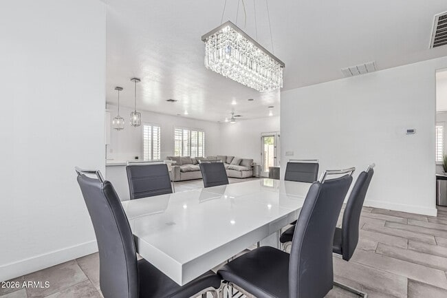 Building Photo - 3777 E Vallejo Dr