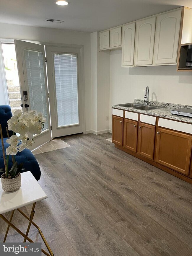 34 Potterfield Dr 34 Potterfield Dr Lovettsville VA 20180 Apartment