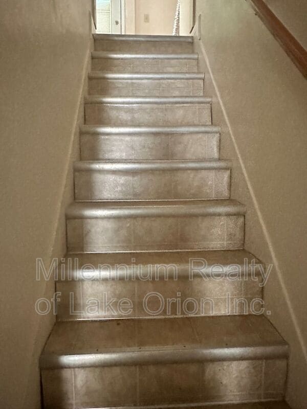 Building Photo - 709 W Dryden Rd