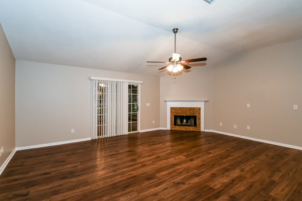 Building Photo - 3701 Woodbriar Dr