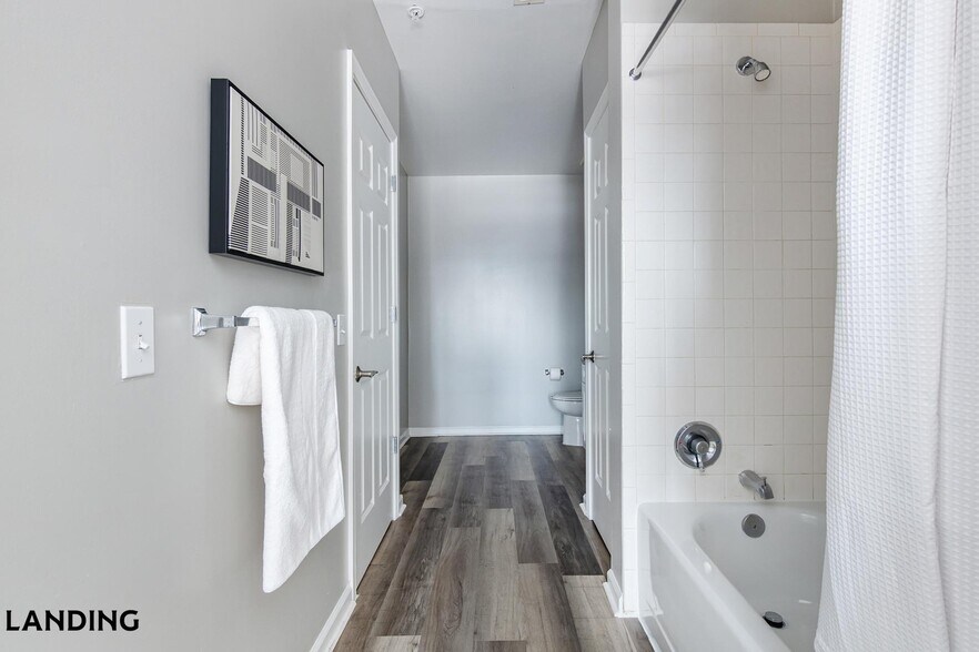 Building Photo - 100 River Park Dr