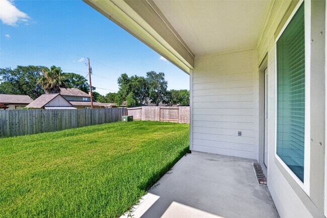 Building Photo - 407 Robin Ct