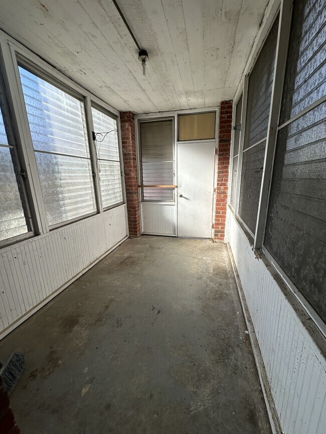 Building Photo - 704 Chaney Drive1