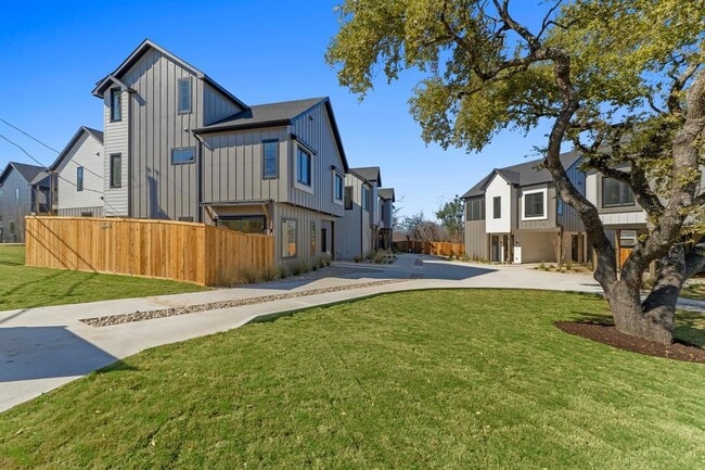 Building Photo - 1736 Bunche Rd